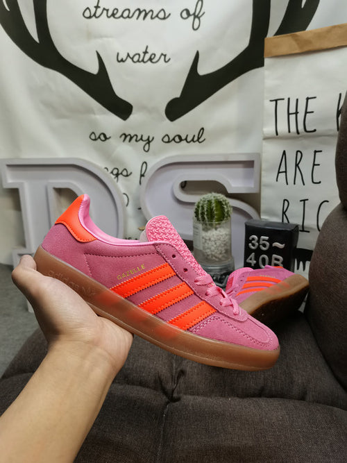 Gazelle indoor orange pink