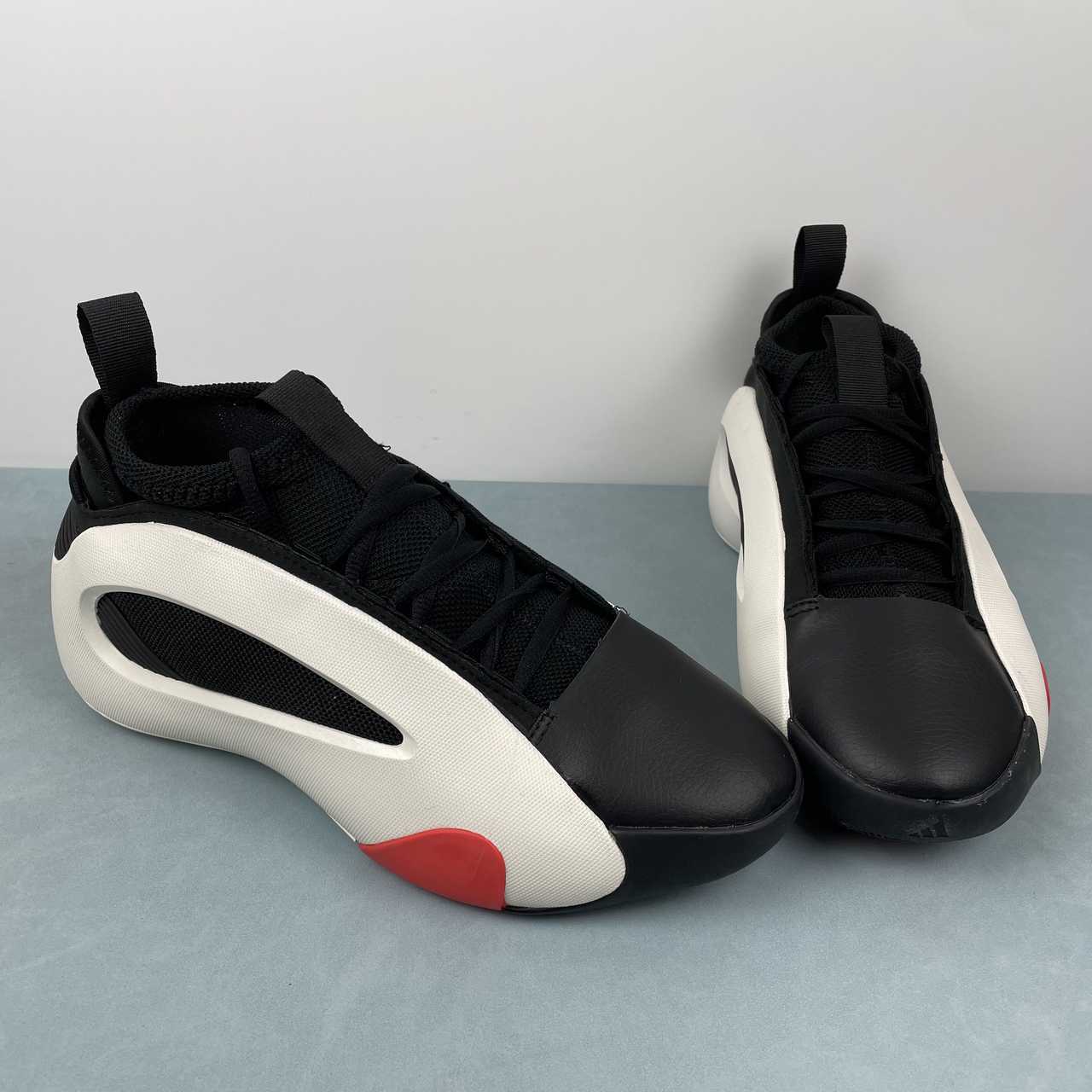 Harden Vol.8 white black