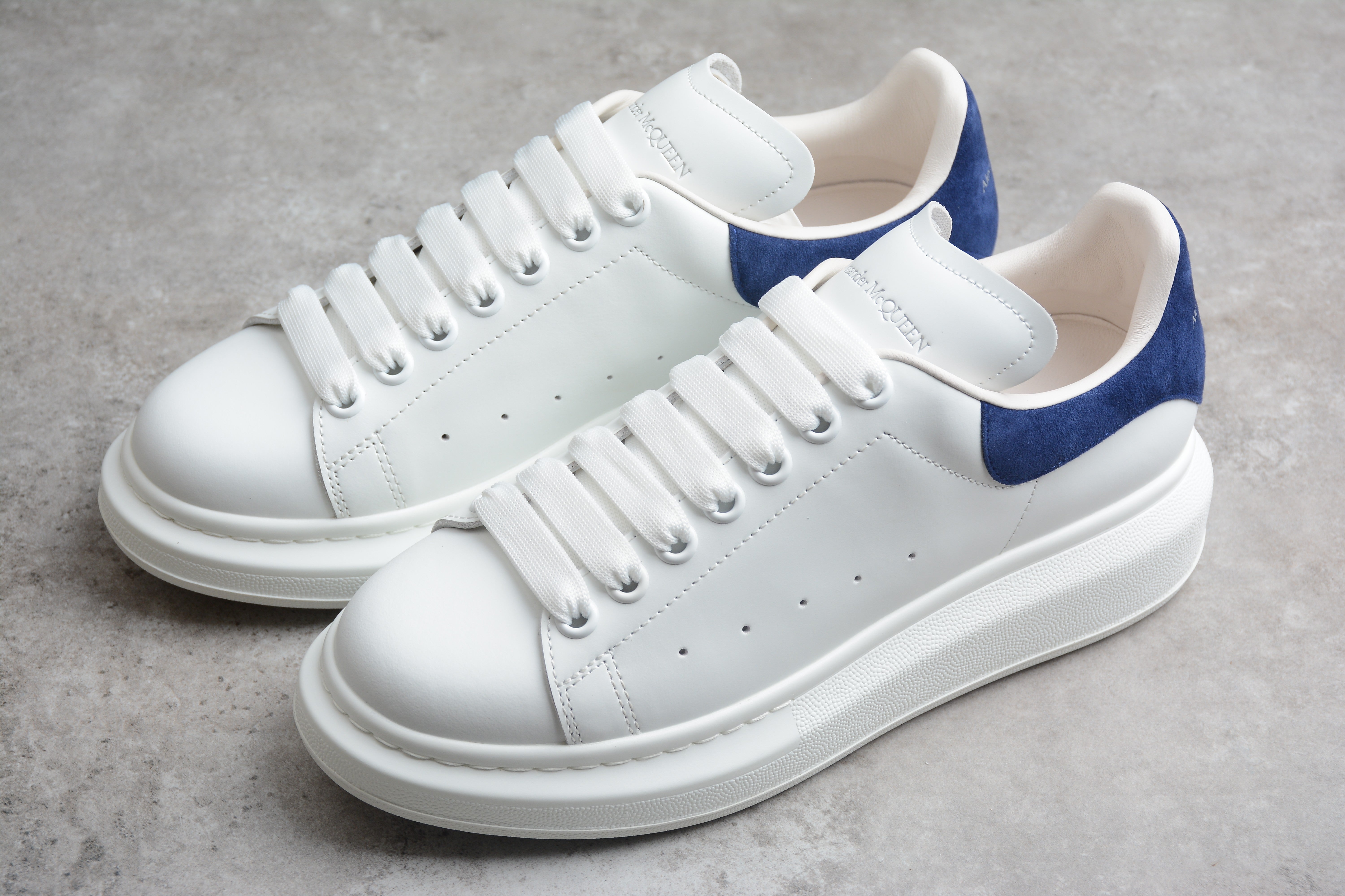 Alexander McQueen white navy – Puraszapas