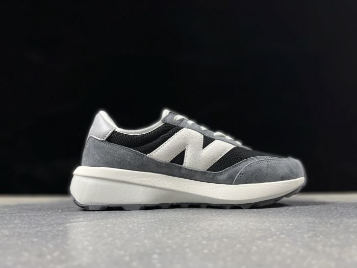 New Balance 370 grey black