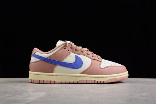 Dunk Low pink oxford