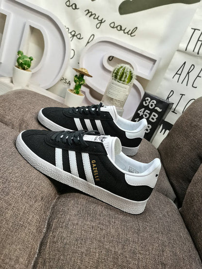 Adidas Gazelle white black