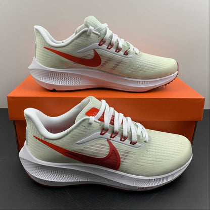 Zoom Pegasus 39 cream red