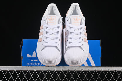 Superstar white coral