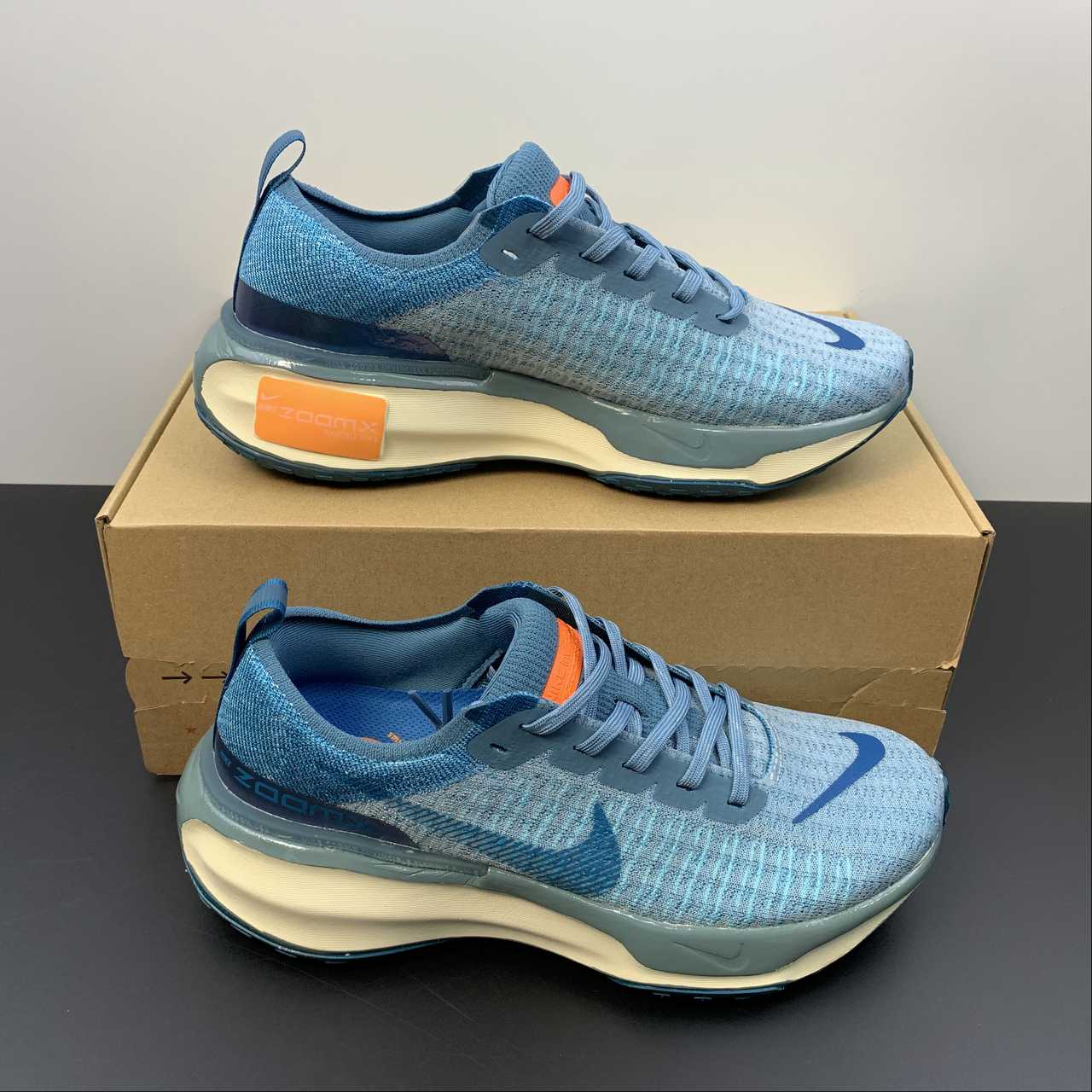 Zoom Invincible blue