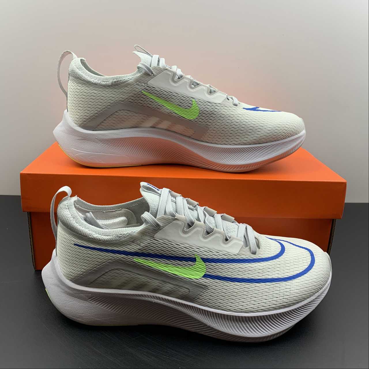 Zoom Fly 4 white blue