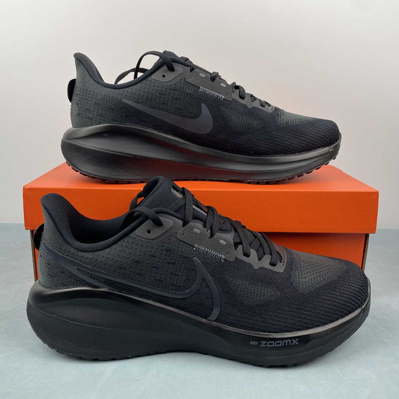 Zoom Vomero 17 black