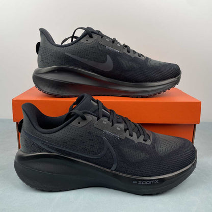 Zoom Vomero 17 black