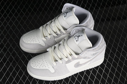 Jordan 1 Mid smoke grey