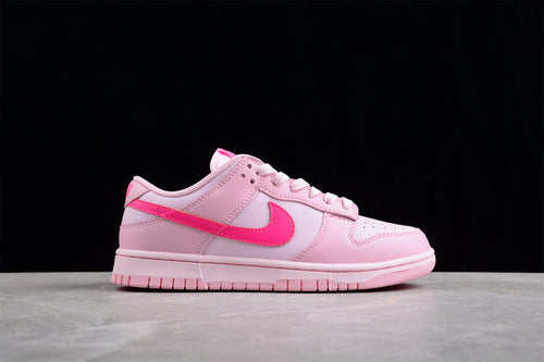 Dunk Low triple pink