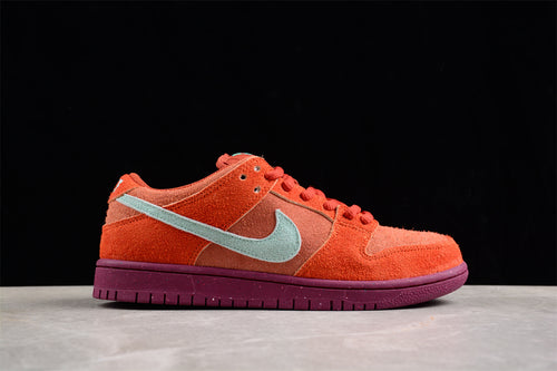 Dunk SB Low mystic red