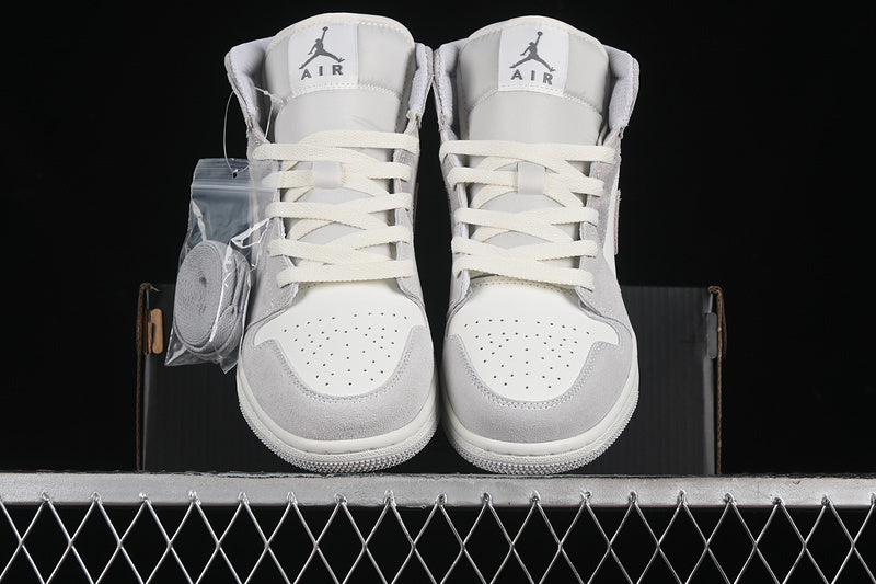 Jordan 1 Mid smoke grey