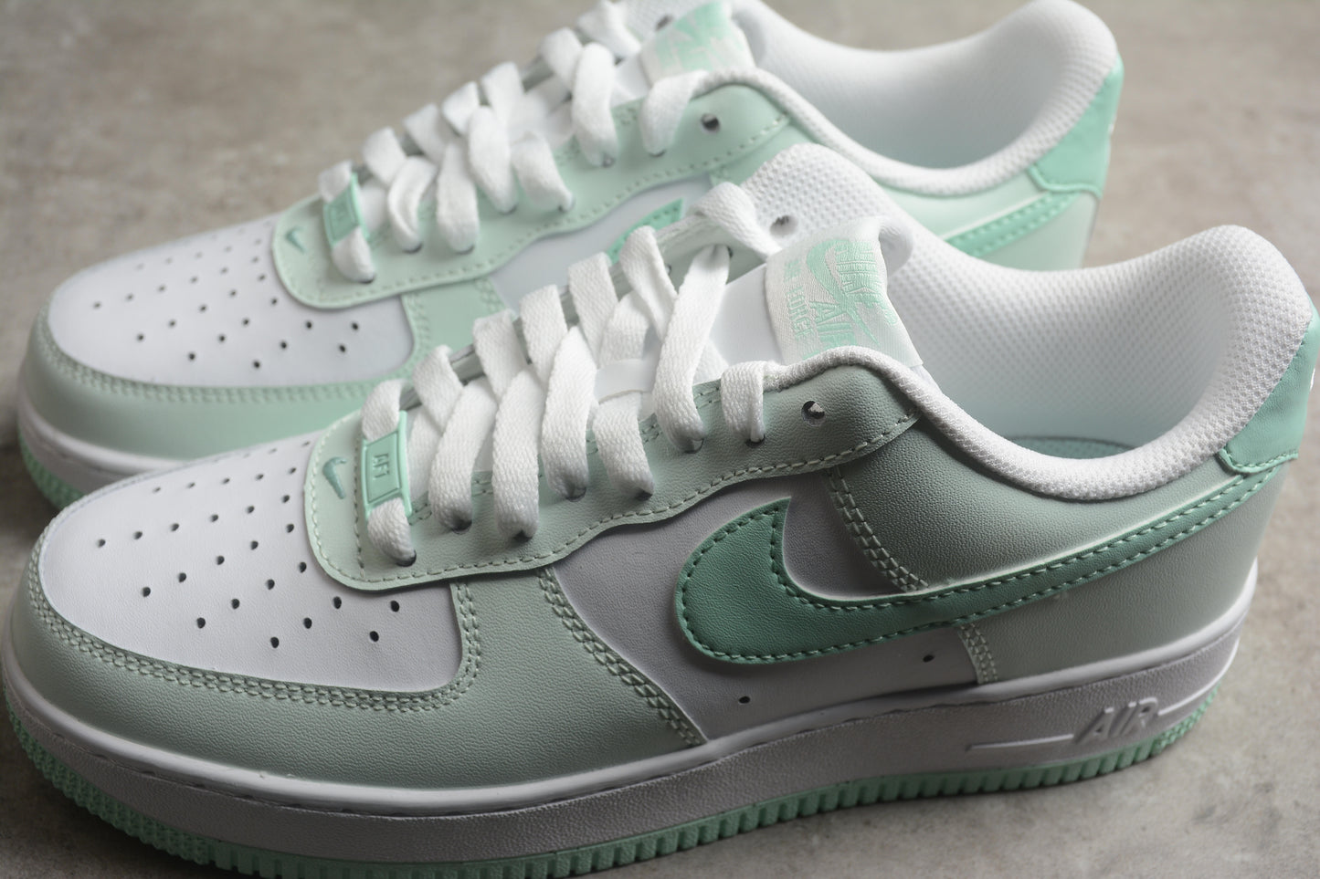 Air Force 1 mint white core