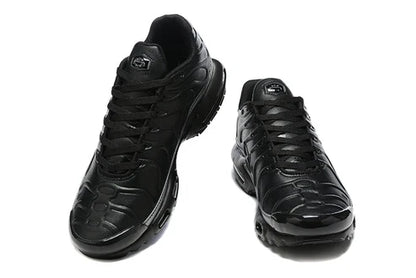 Nike TN triple black