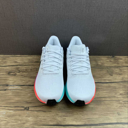Zoom Pegasus 39 white black rainbow