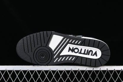 LV trainer black white signature