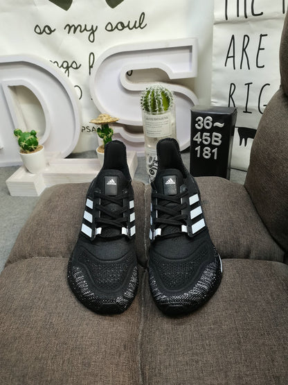 UltraBoost black torison