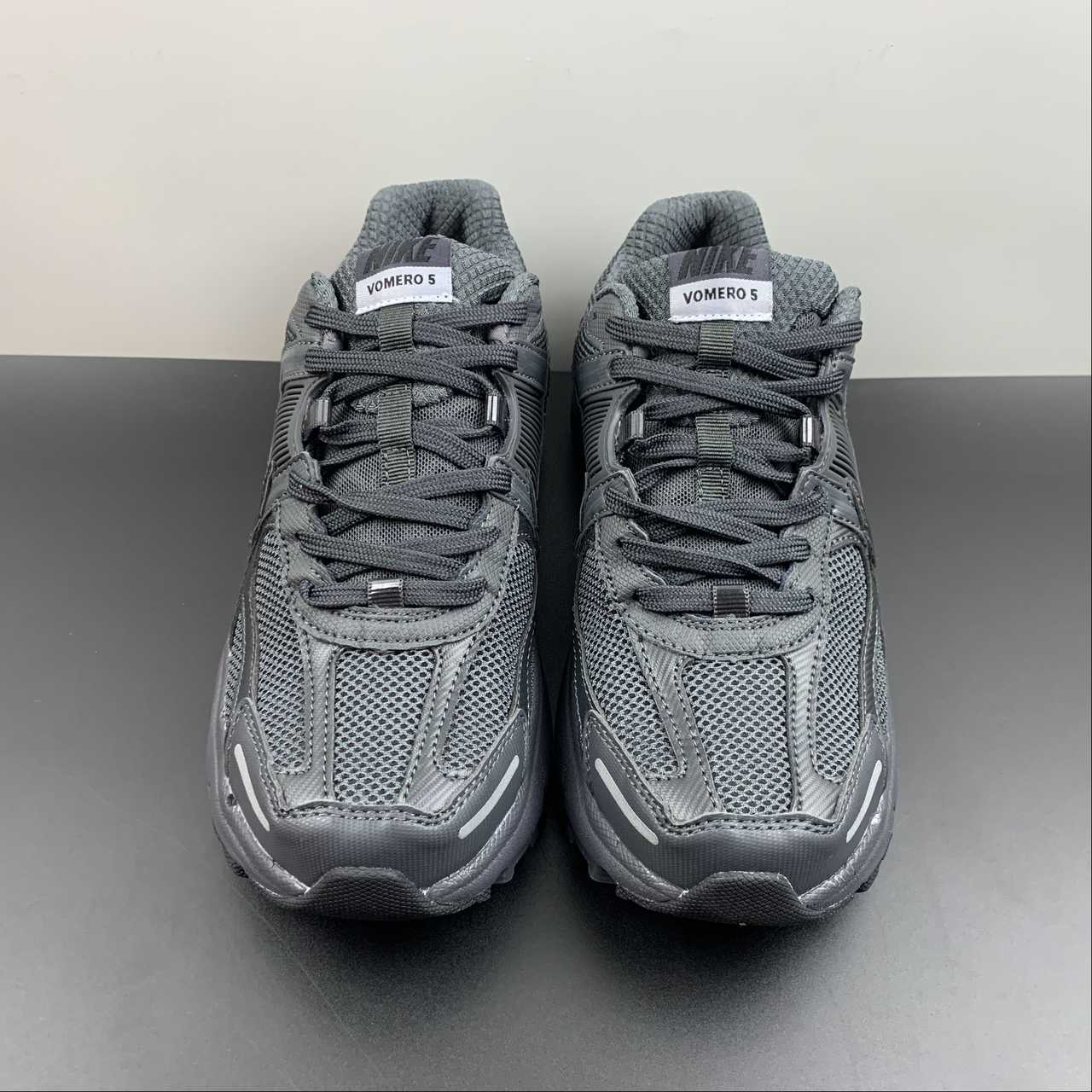 Zoom Vomero 5 black