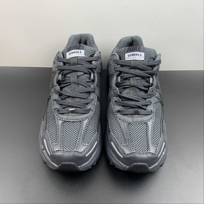 Zoom Vomero 5 black