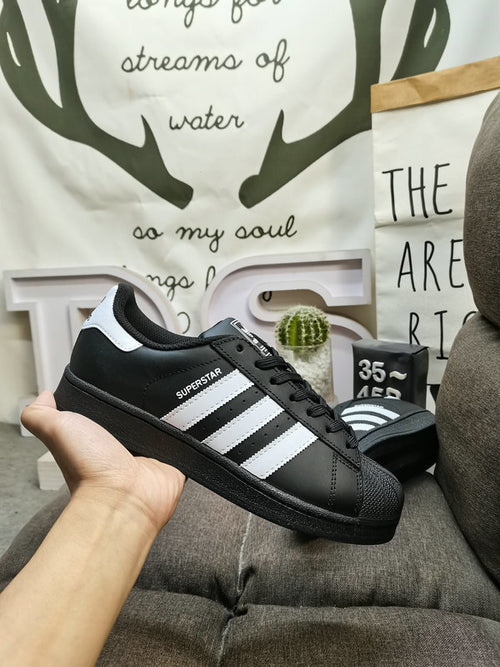 Superstar black white letters
