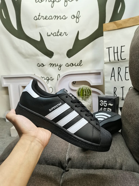 Superstar black white letters