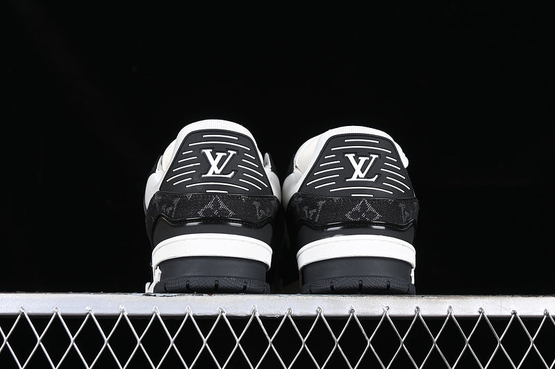 LV trainer white black