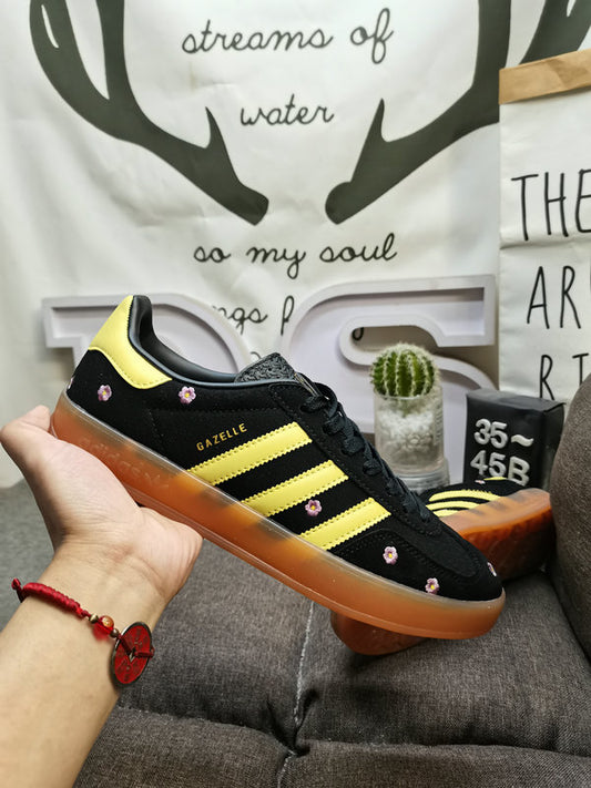 Gazelle indoor black yellow floral