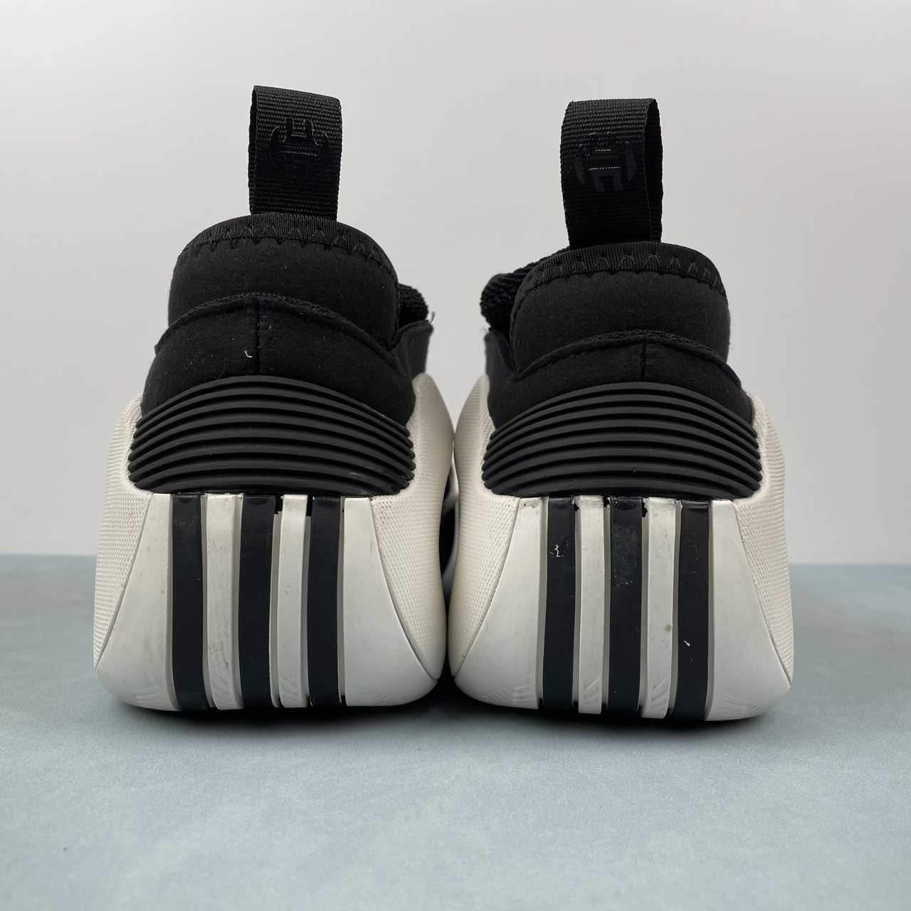 Harden Vol.8 white black