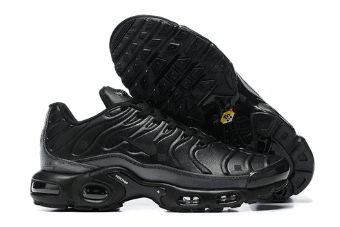 Nike TN triple black