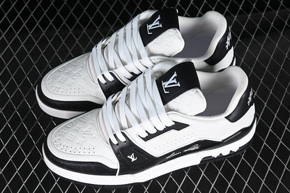 LV trainer black white signature