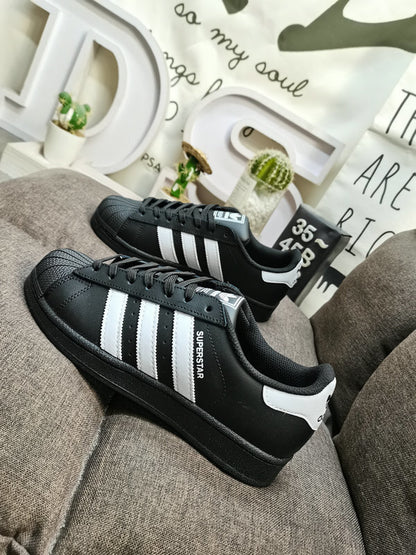 Superstar black white letters