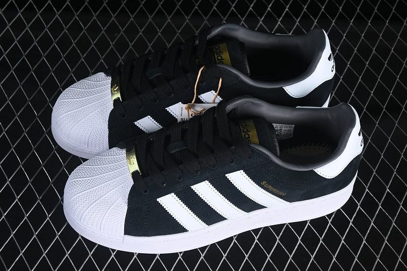 Superstar core black white