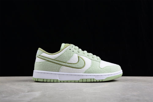 Dunk Low sage green