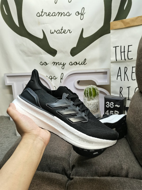 UltraBoost black