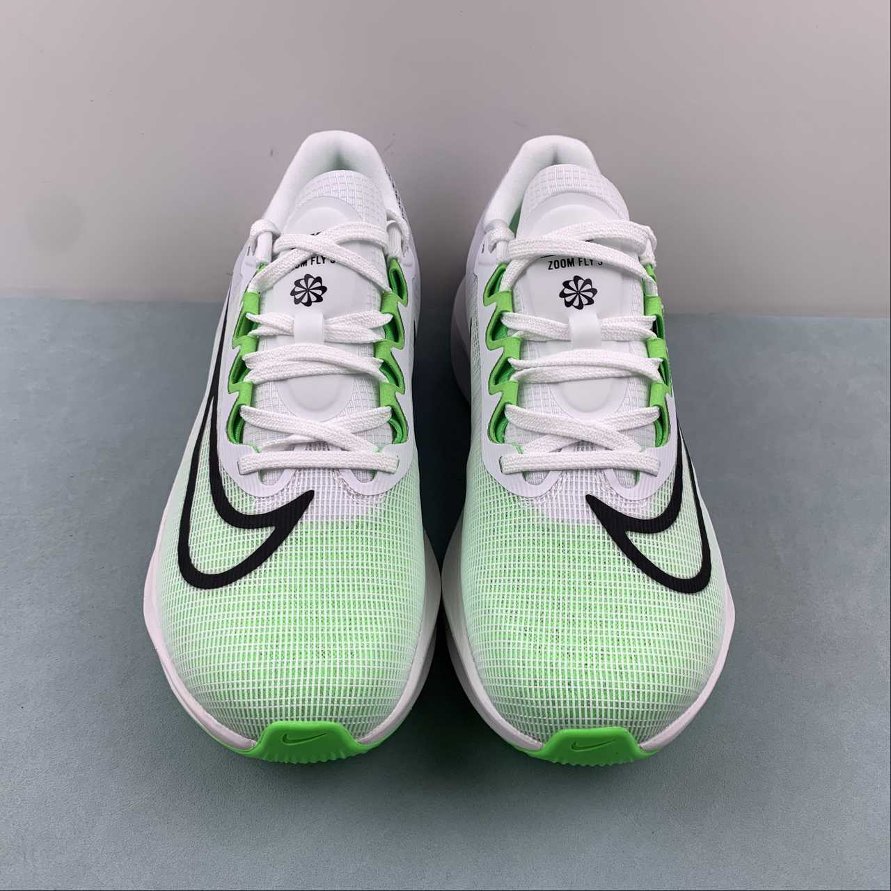Zoom Fly 5 green white black