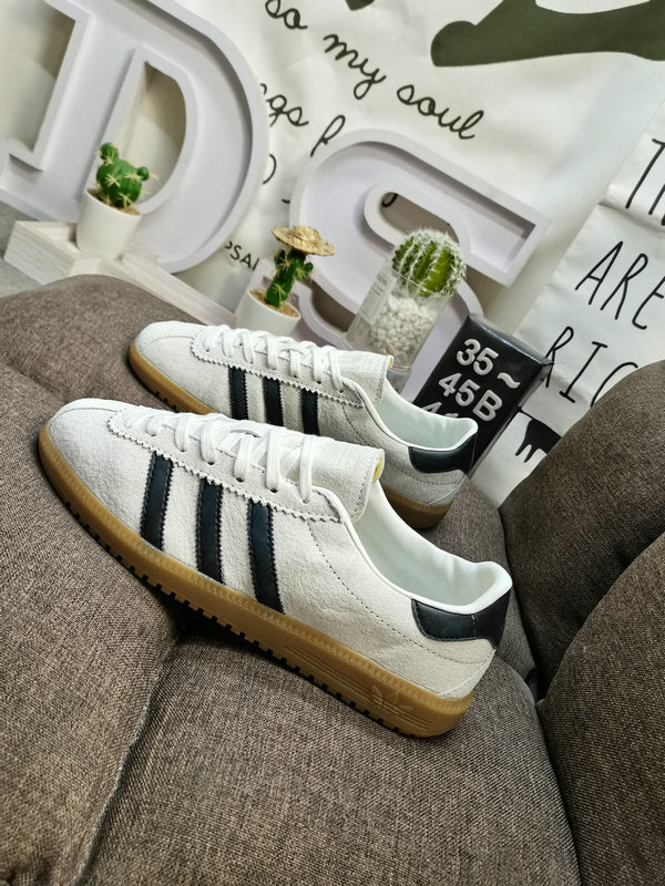 Bermuda off white black