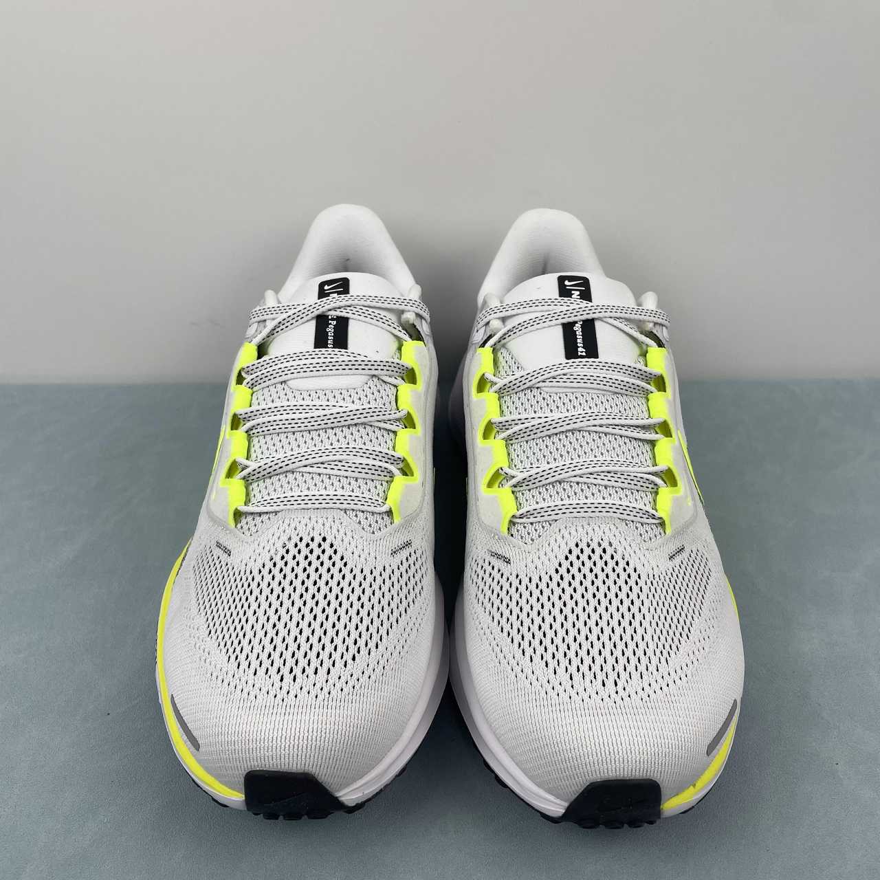 Zoom Pegasus 41 white volt