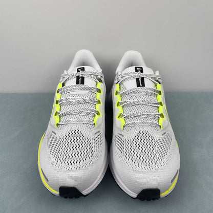 Zoom Pegasus 41 white volt