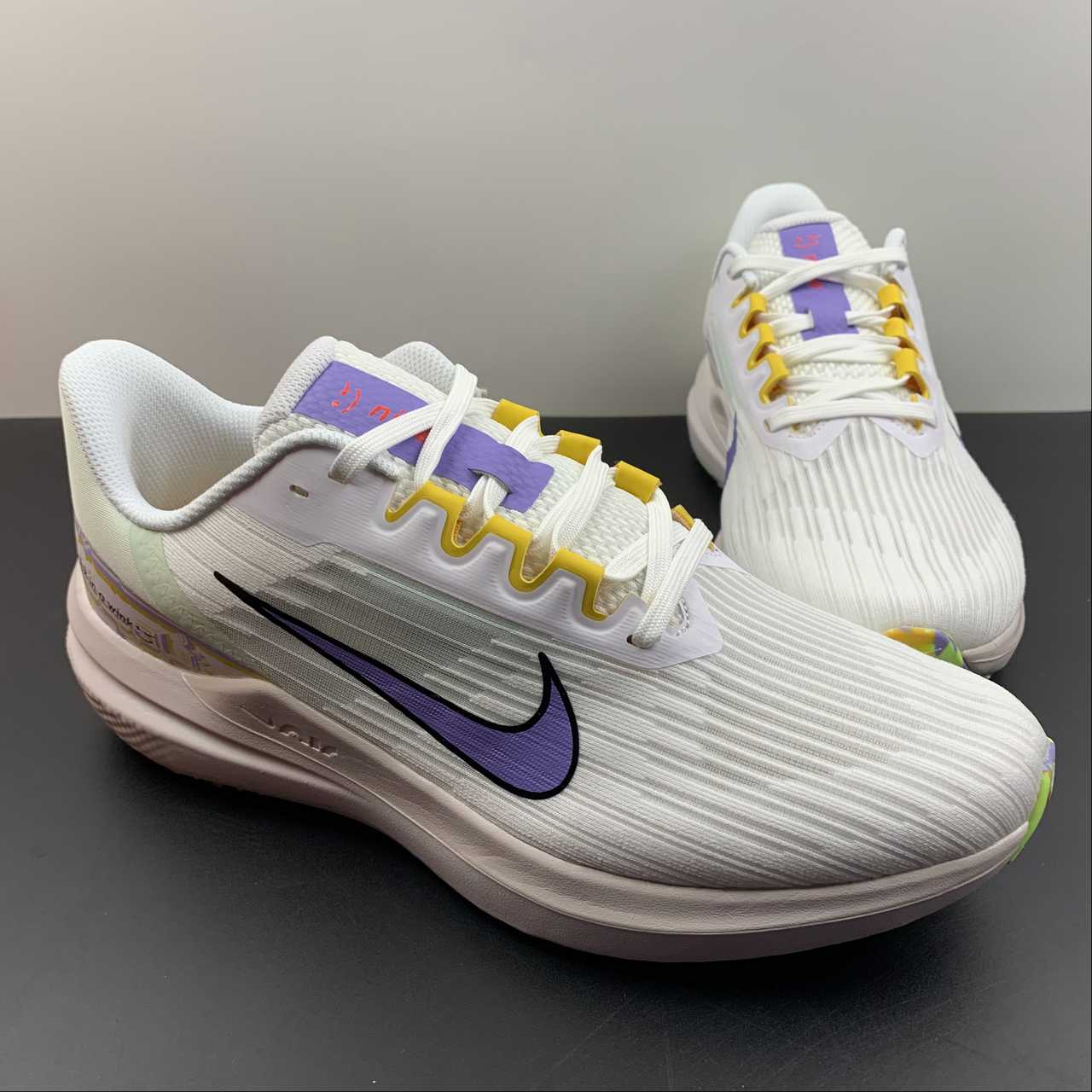 Zoom Pegasus 9 white purple yellow