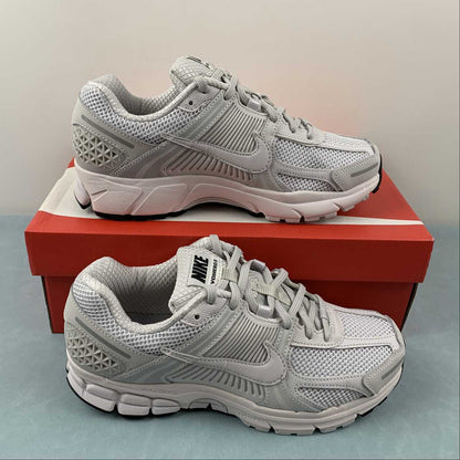 Zoom Vomero 5 lightgrey