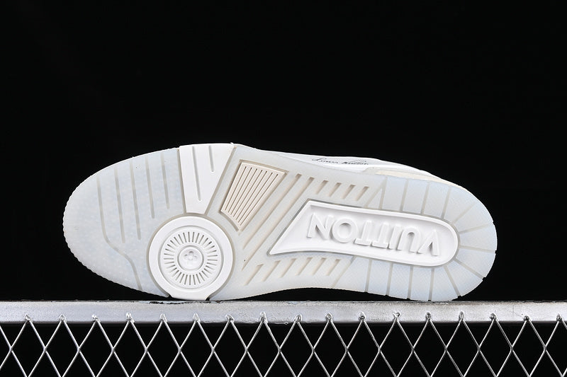 LV trainer signature white