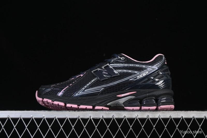 New Balance 1906R blackpink