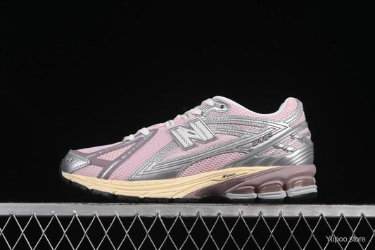 New Balance 1906R grey pink