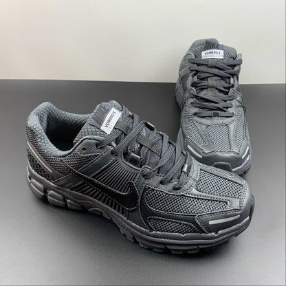 Zoom Vomero 5 black