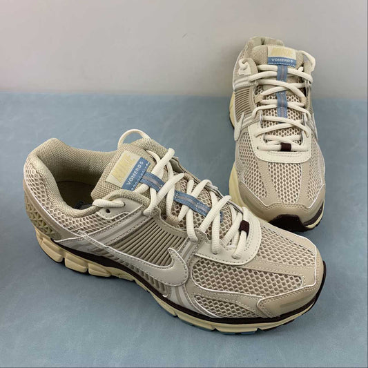 Zoom Vomero 5 sand
