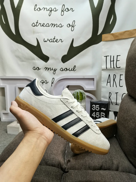 Bermuda off white black