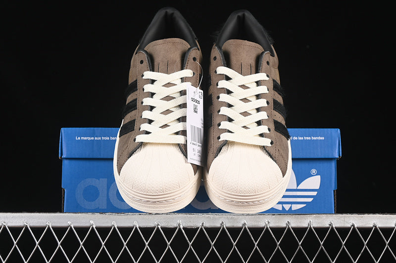 Superstar brown white black