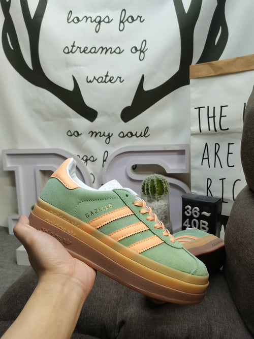 Gazelle bold semi green sparks