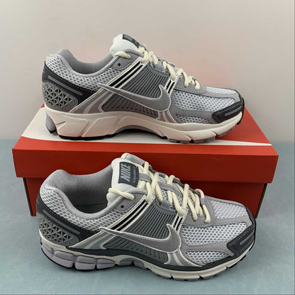 Zoom Vomero 5 greytones