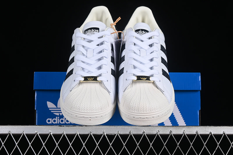 Superstar white rough black